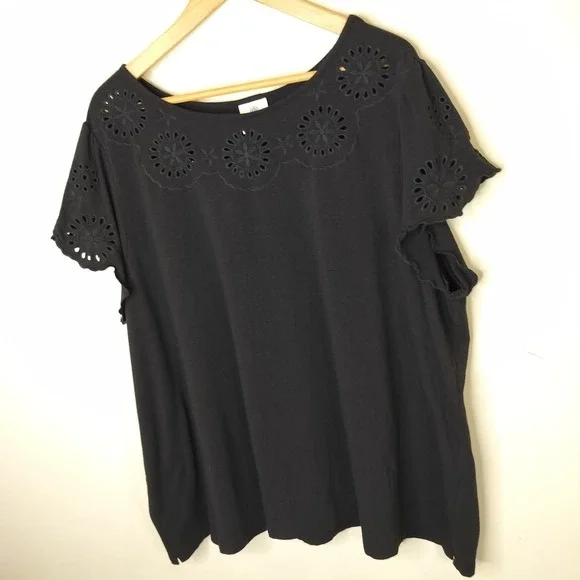 Laurie Felt Top Floral Embroidered Cap Sleeve Tee Black Stretch - Picture 4 of 11